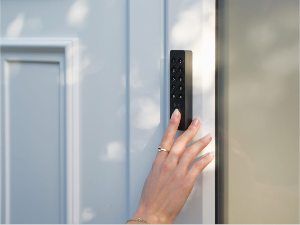 nuki-keypad-2-nfc-lifestyle1